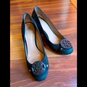 TORY BURCH Black Green Suede Leather Heels pumps Size 5.5